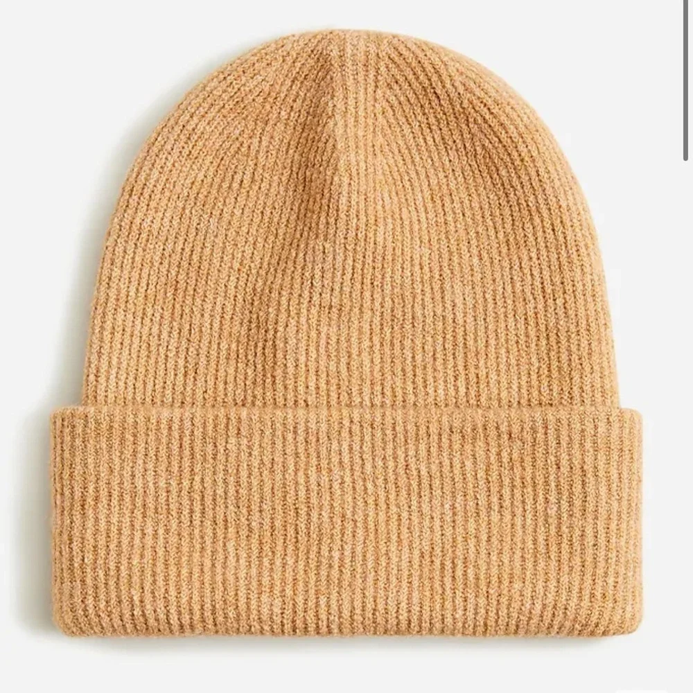 Like new! J. Crew Ribbed beanie in Supersoft Yarn - Tan
